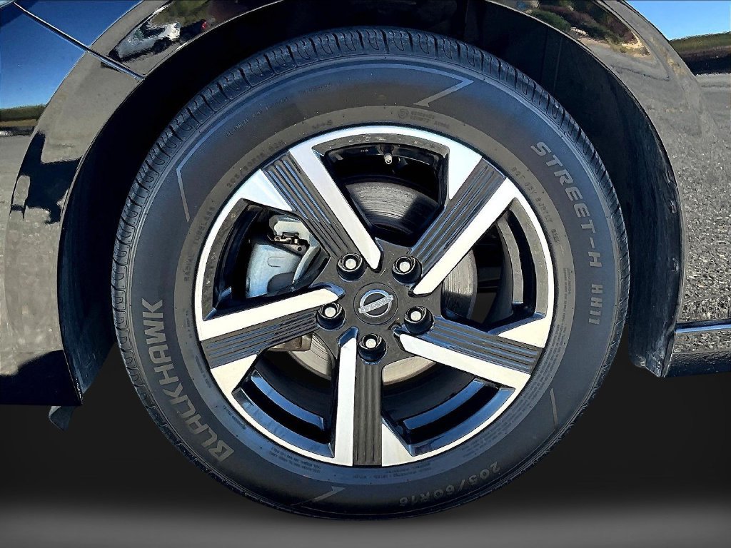 Used 2024 Nissan Sentra SV FWD image 37