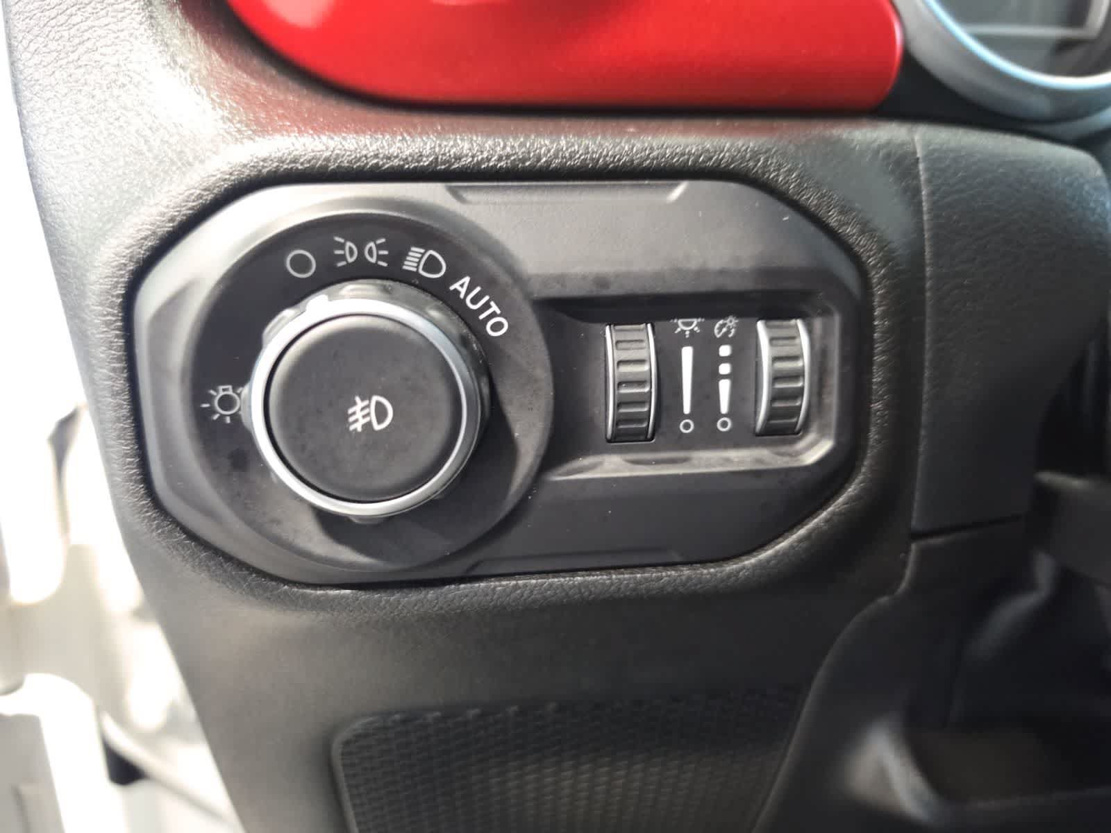 Used 2018 Jeep Wrangler Unlimited Rubicon w/ Dual Top Group AWD/4WD image 19
