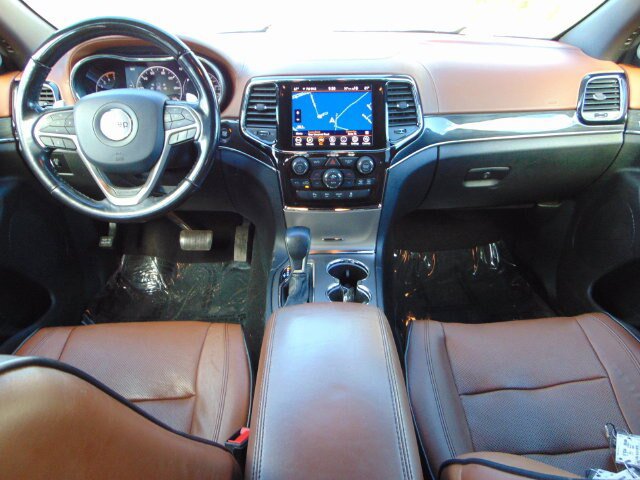 Used 2020 Jeep Grand Cherokee Overland AWD/4WD image 23