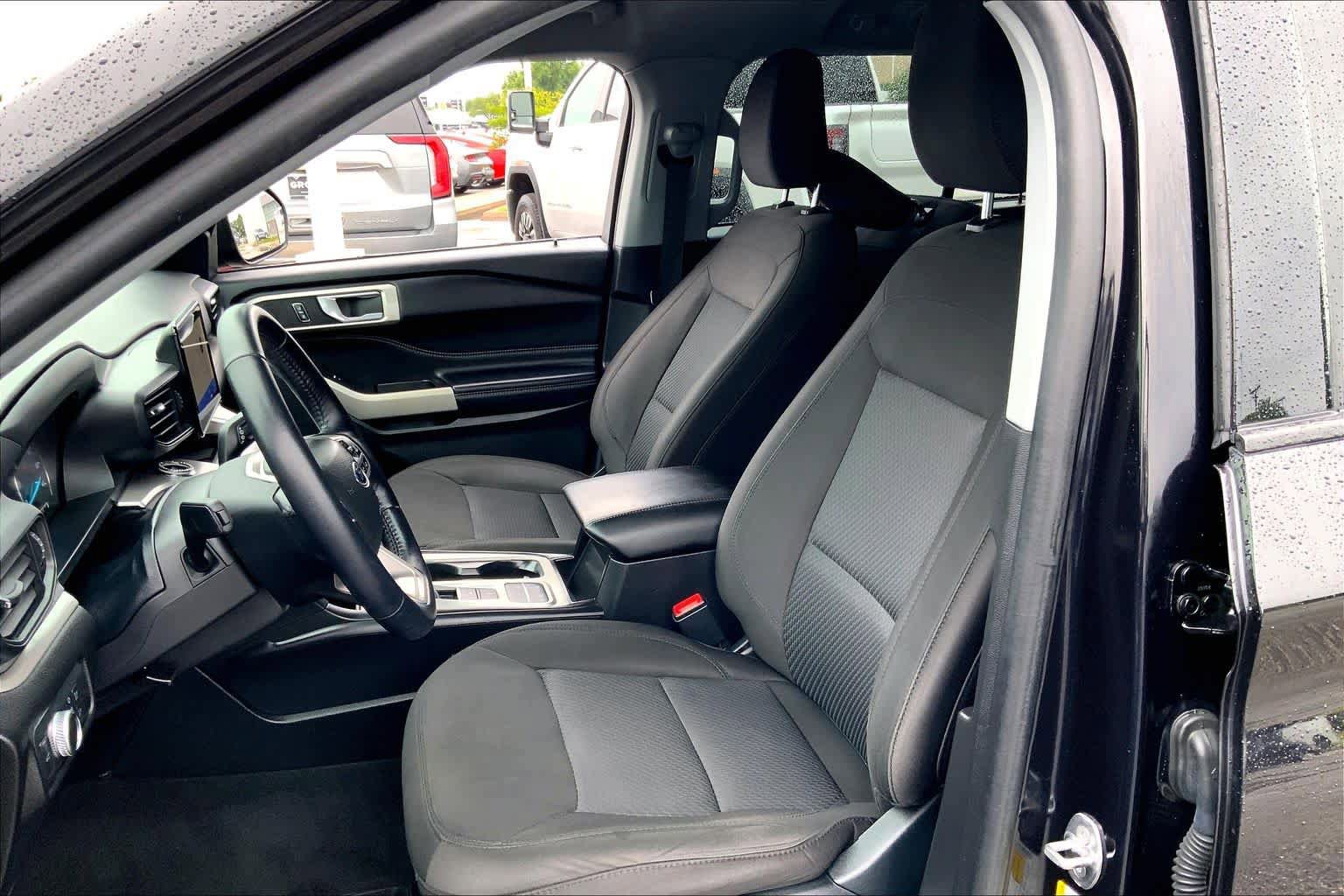 Certified 2022 Ford Explorer XLT RWD image 8