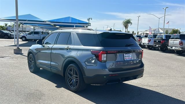Certified 2025 Ford Explorer ST-Line w/ Premium Package RWD image 5