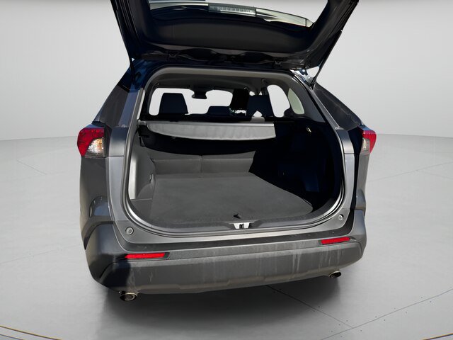 Used 2023 Toyota RAV4 XLE AWD/4WD image 12