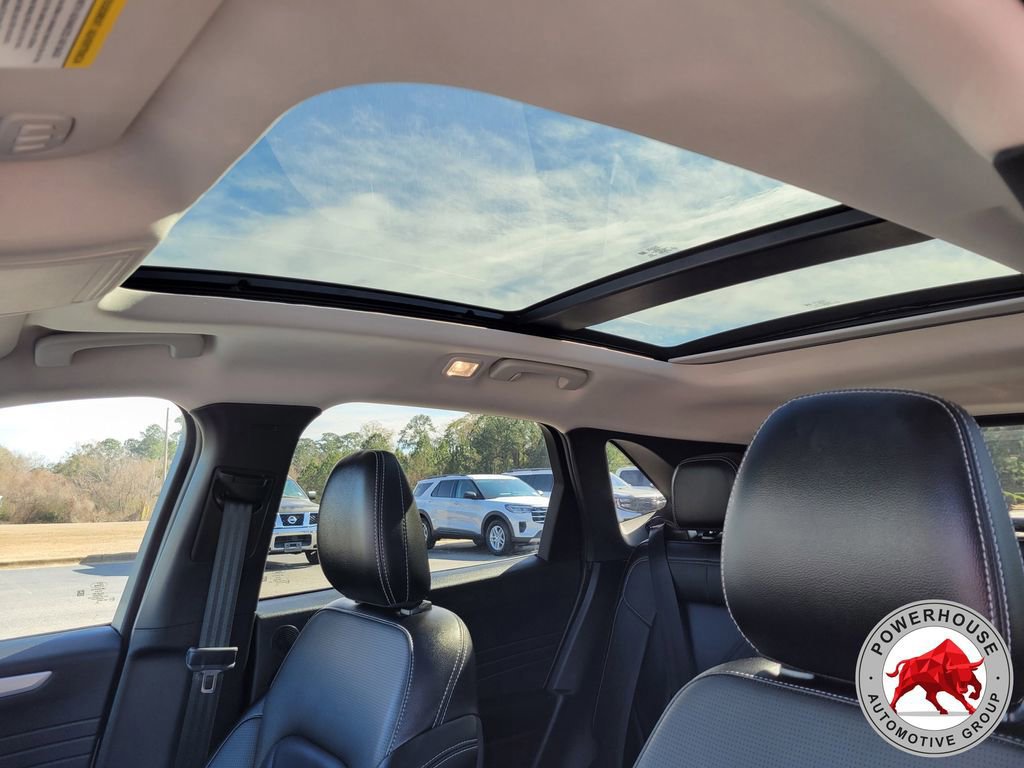 Certified 2025 Ford Escape SE w/ PHEV Premium Package image 25