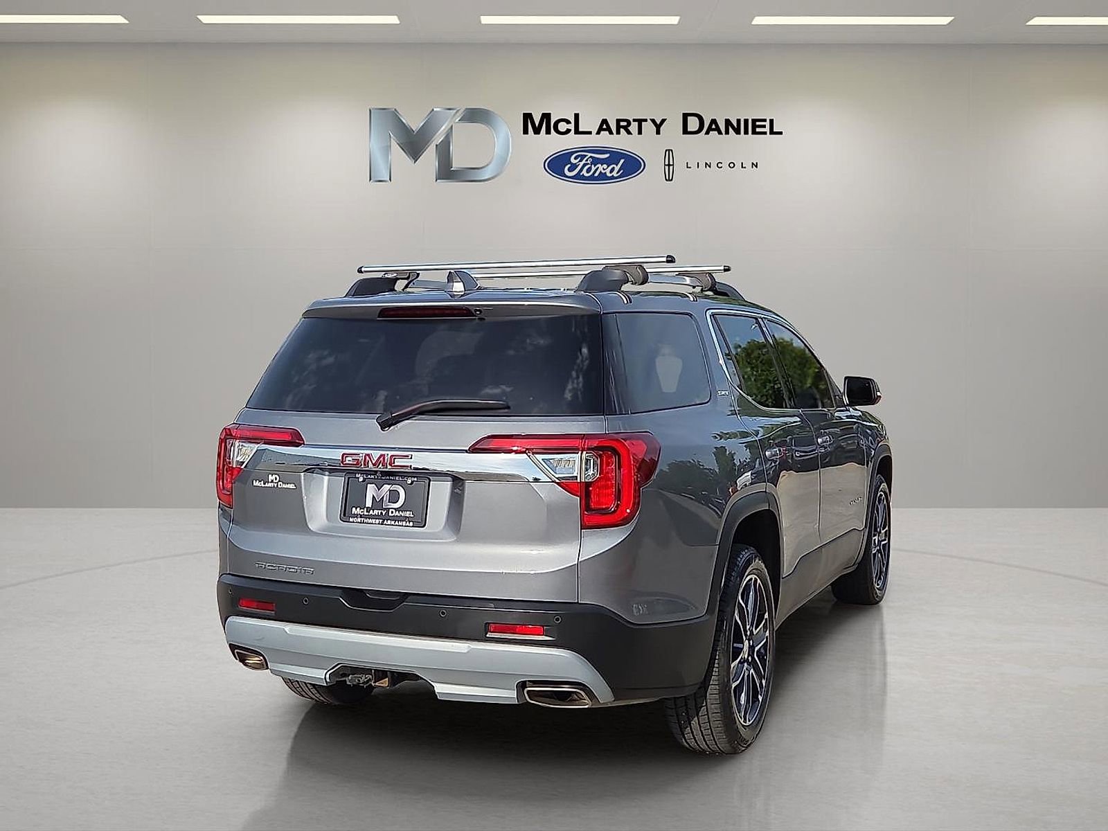 Used 2021 GMC Acadia SLT w/ Premium Package FWD image 5