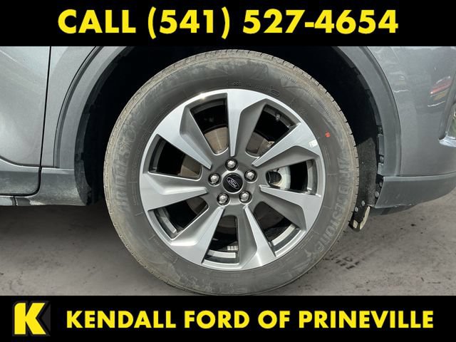 Certified 2025 Ford Escape Platinum AWD/4WD image 9