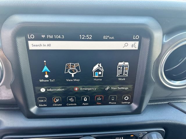 Used 2022 Jeep Gladiator Overland w/ LED Lighting Group AWD/4WD image 18