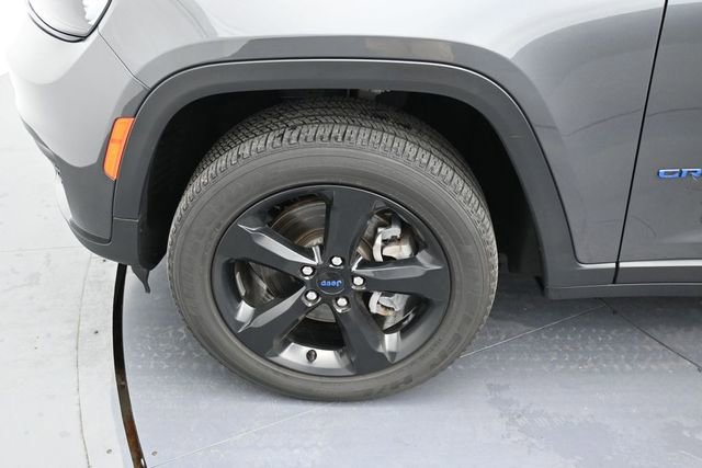 Used 2023 Jeep Grand Cherokee L Altitude AWD/4WD image 11
