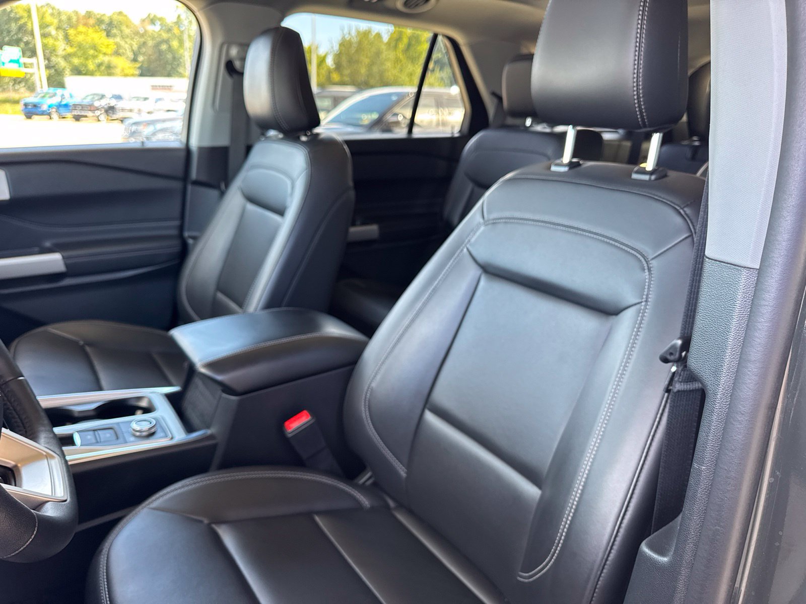Certified 2024 Ford Explorer XLT w/ Equipment Group 202A AWD/4WD image 25