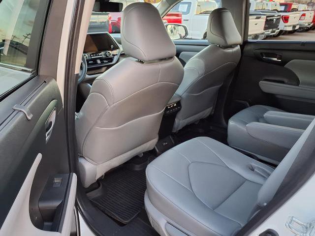Used 2023 Toyota Highlander XLE image 17