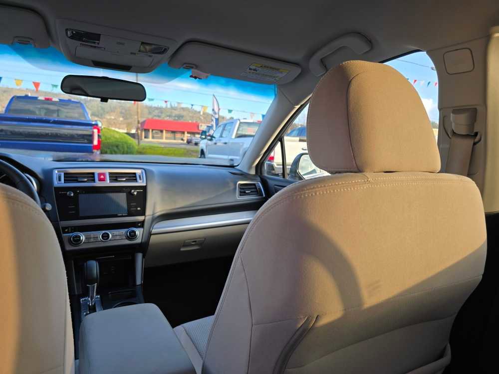 Used 2017 Subaru Outback 2.5i Premium image 14