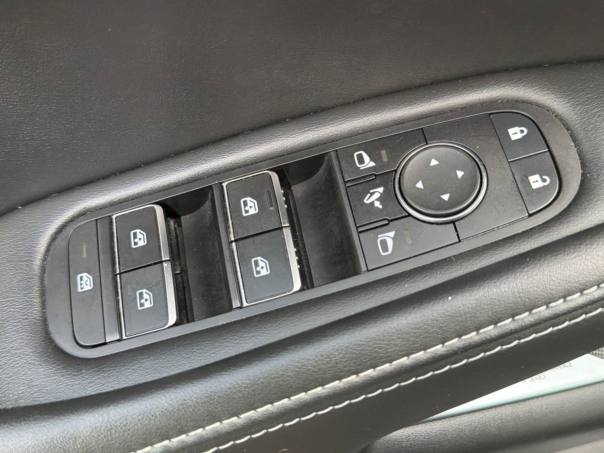 Used 2023 INFINITI QX60 Luxe w/ Performance Audio Package image 26