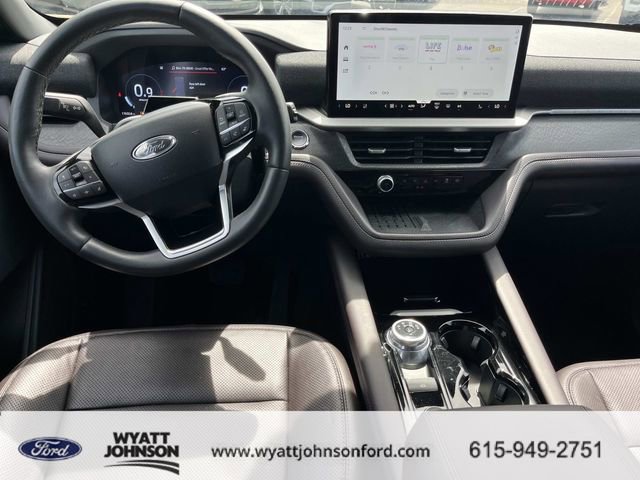 Certified 2025 Ford Explorer Platinum w/ LUX Leather Package image 15