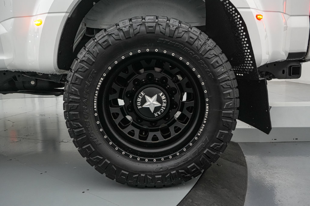 Certified 2022 Ford F450 Platinum w/ FX4 Off-Road Package AWD/4WD image 16