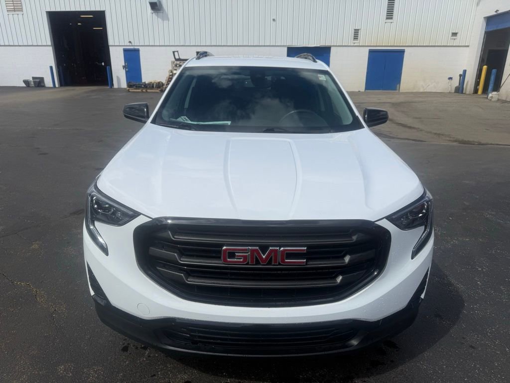 Used 2021 GMC Terrain SLE w/ Driver Convenience Package FWD image 8