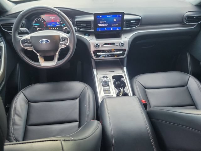 Certified 2023 Ford Explorer XLT w/ Equipment Group 202A RWD image 16