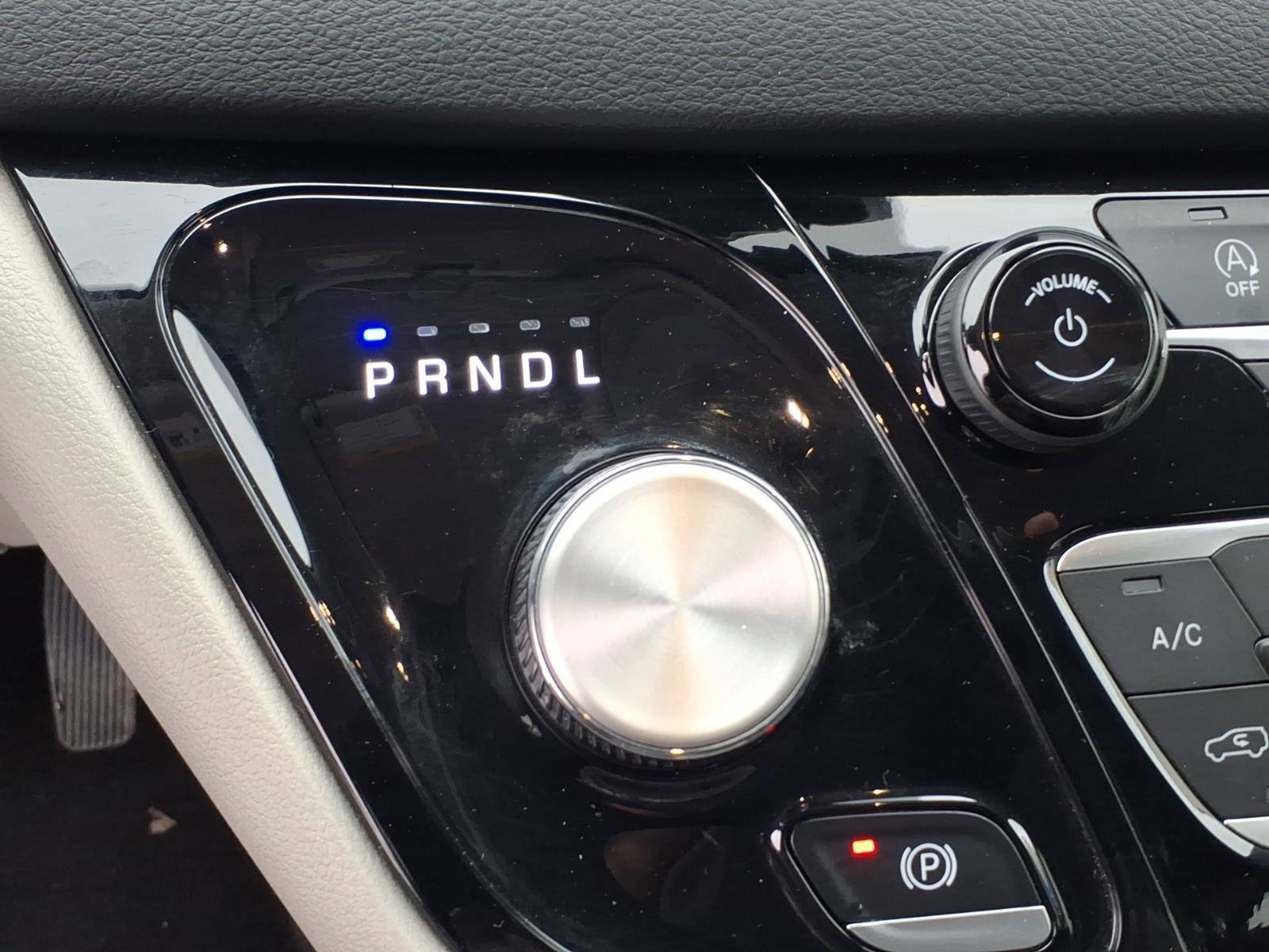 Used 2023 Chrysler Voyager LX image 20