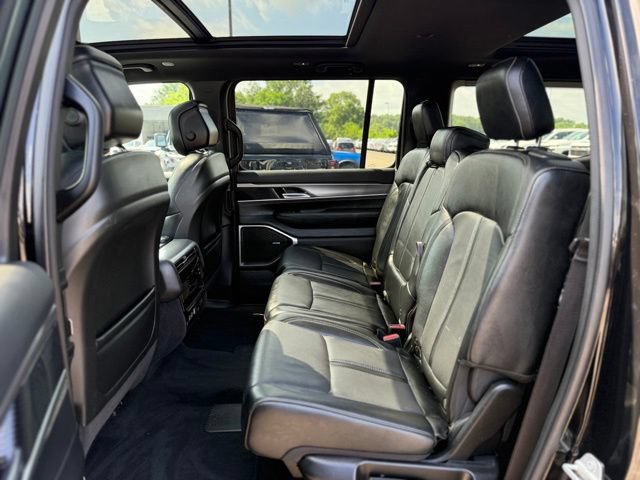 Used 2024 Jeep Wagoneer Series II AWD/4WD image 16
