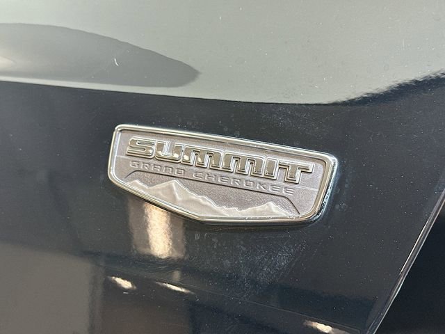 Used 2017 Jeep Grand Cherokee Summit image 11