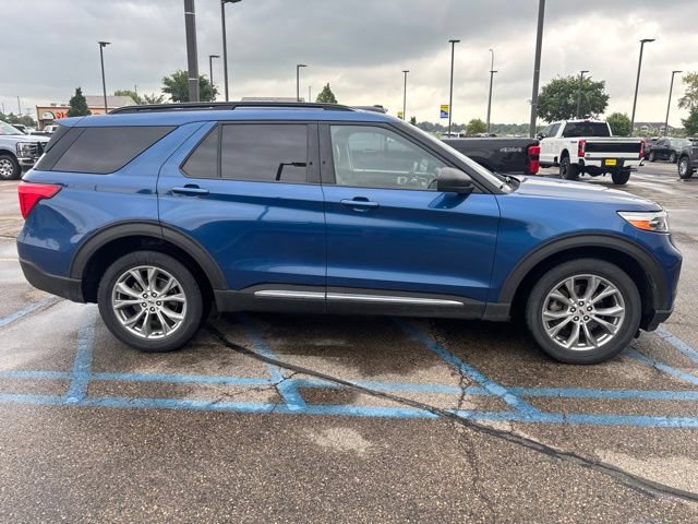 Certified 2020 Ford Explorer XLT w/ Equipment Group 202A AWD/4WD image 4