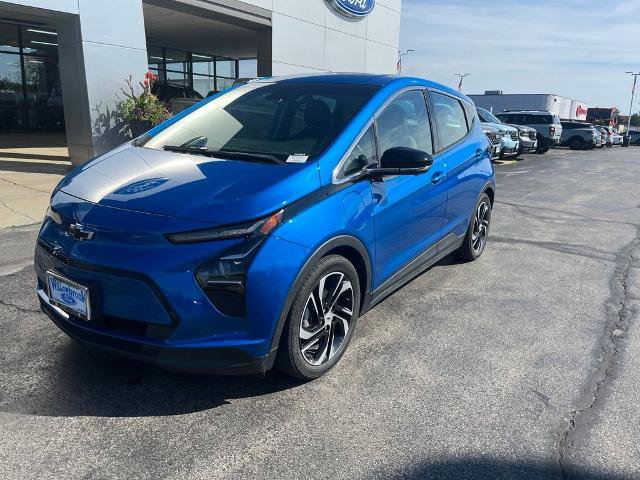 Used 2022 Chevrolet Bolt LT w/ Infotainment Package FWD image 1
