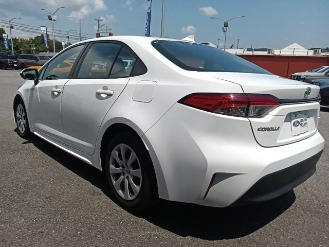 Used 2023 Toyota Corolla LE FWD image 4