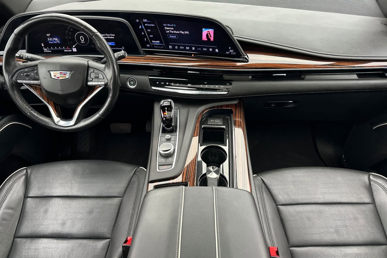 Used 2022 Cadillac Escalade Premium Luxury image 3