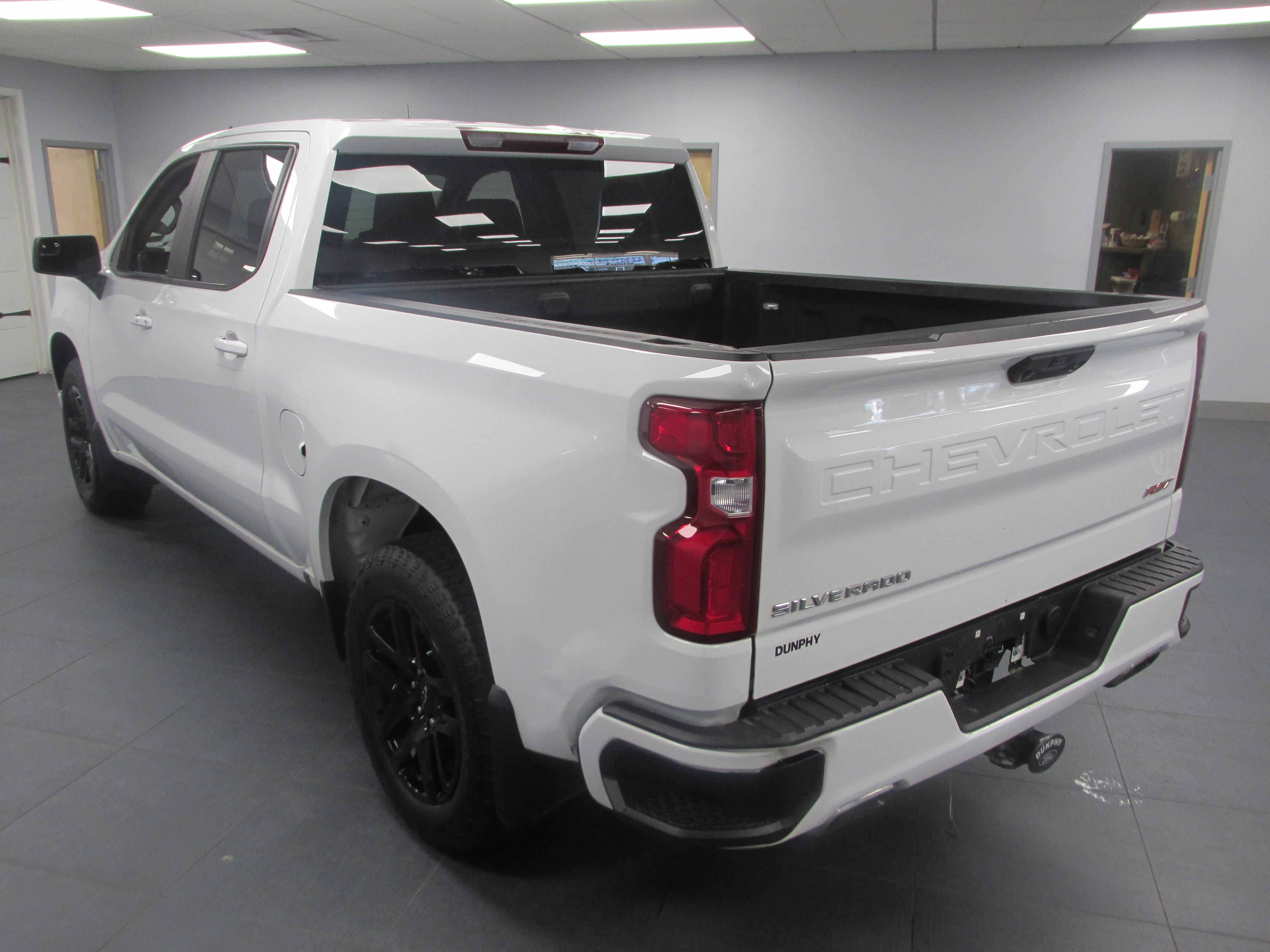 Used 2023 Chevrolet Silverado 1500 RST w/ Z71 Off-Road Package AWD/4WD image 7