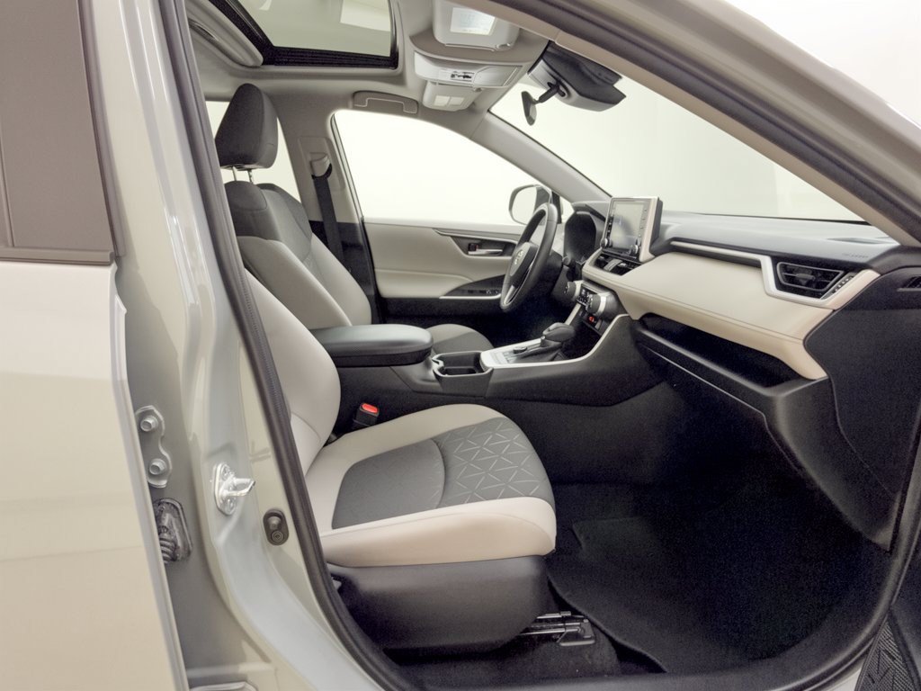 Used 2021 Toyota RAV4 XLE w/ Convenience Package AWD/4WD image 30