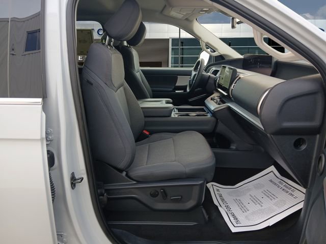 Certified 2025 Ford Expedition Active AWD/4WD image 15