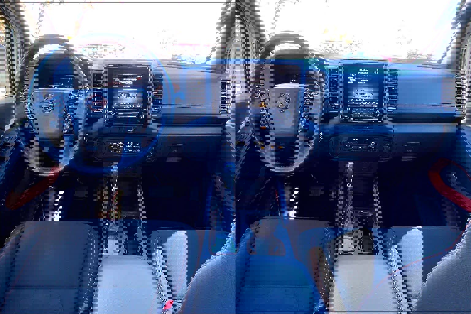 Used 2023 Nissan Frontier Pro-X w/ Tow Package image 15