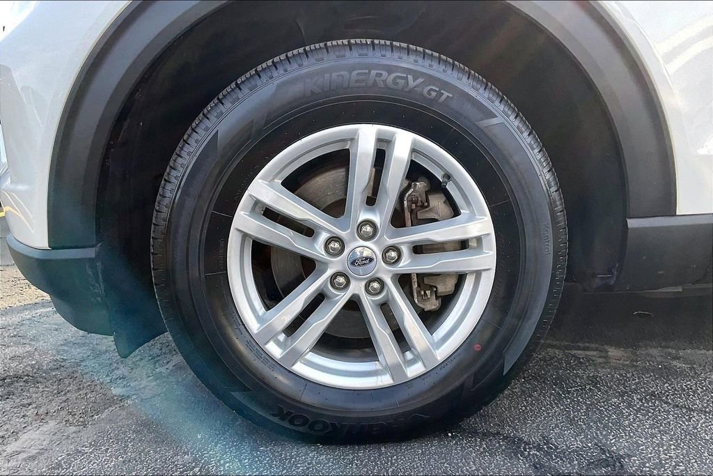 Certified 2023 Ford Explorer XLT w/ Equipment Group 202A image 8