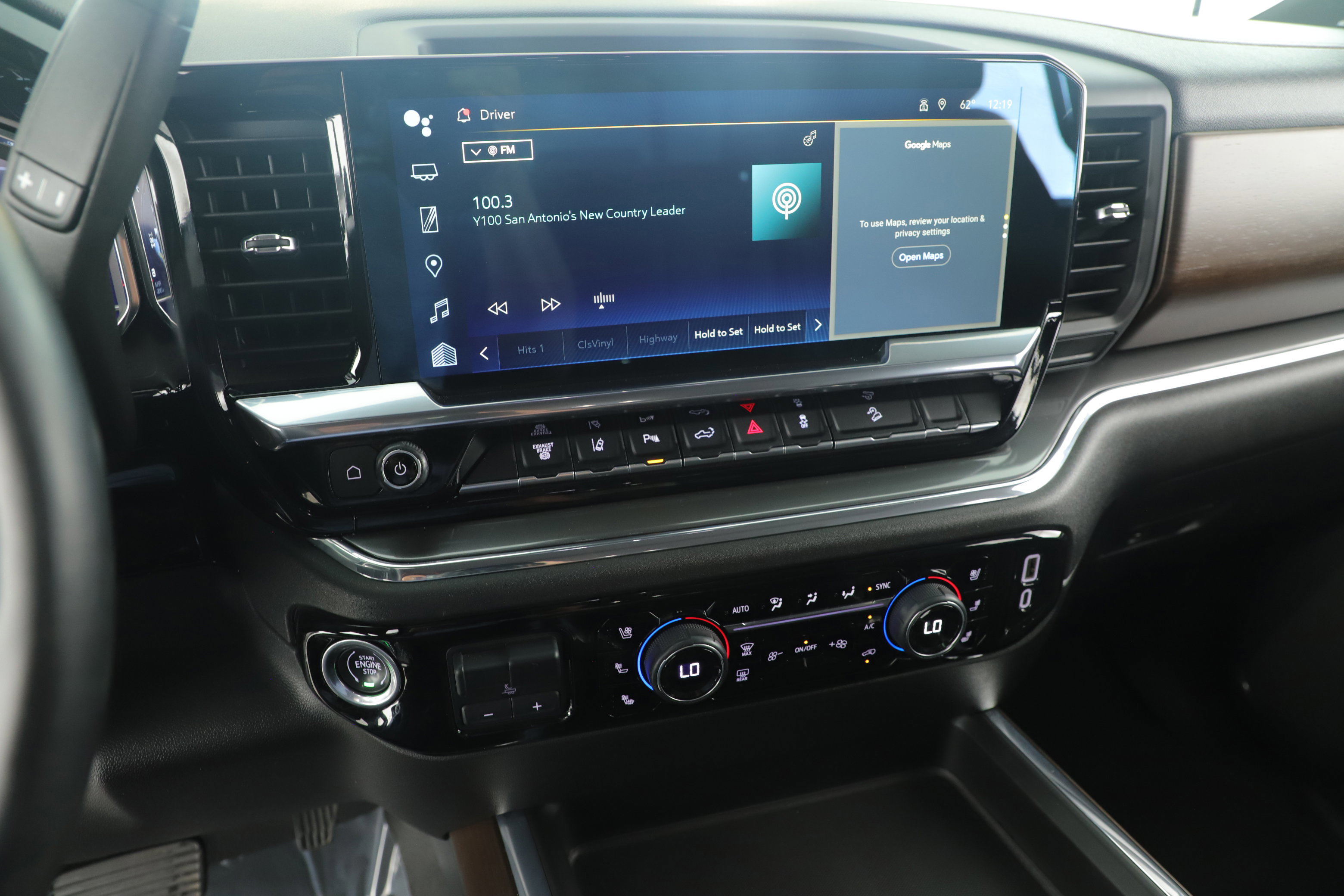 Used 2024 Chevrolet Silverado 3500 High Country w/ Technology Package image 17