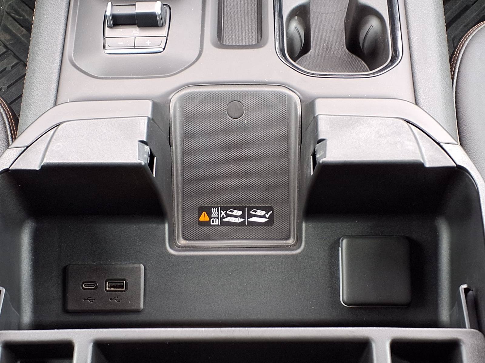 Used 2024 GMC Sierra 1500 AT4 w/ Technology Package AWD/4WD image 15