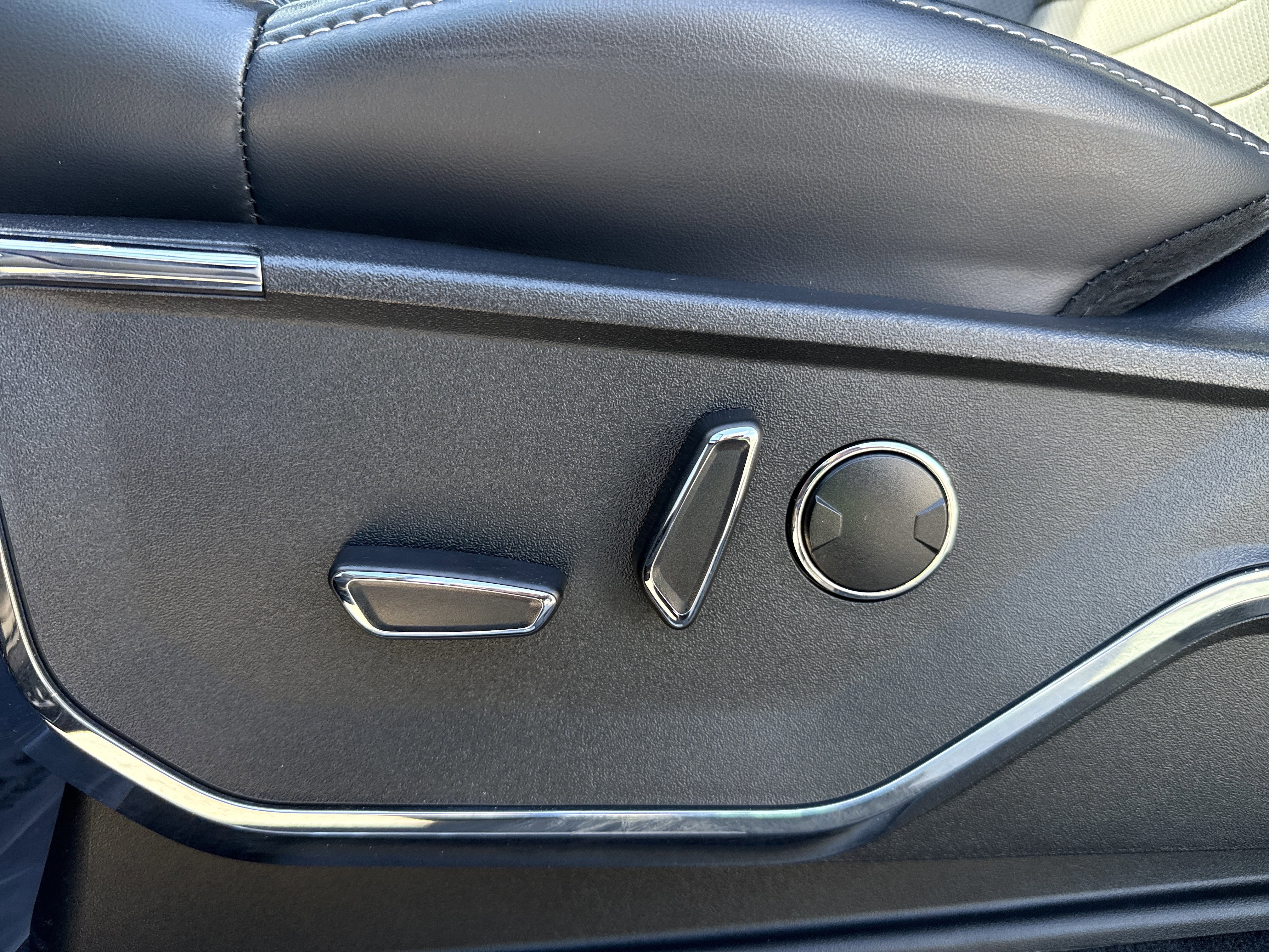 Certified 2023 Ford F150 Platinum w/ Equipment Group 701A High image 13