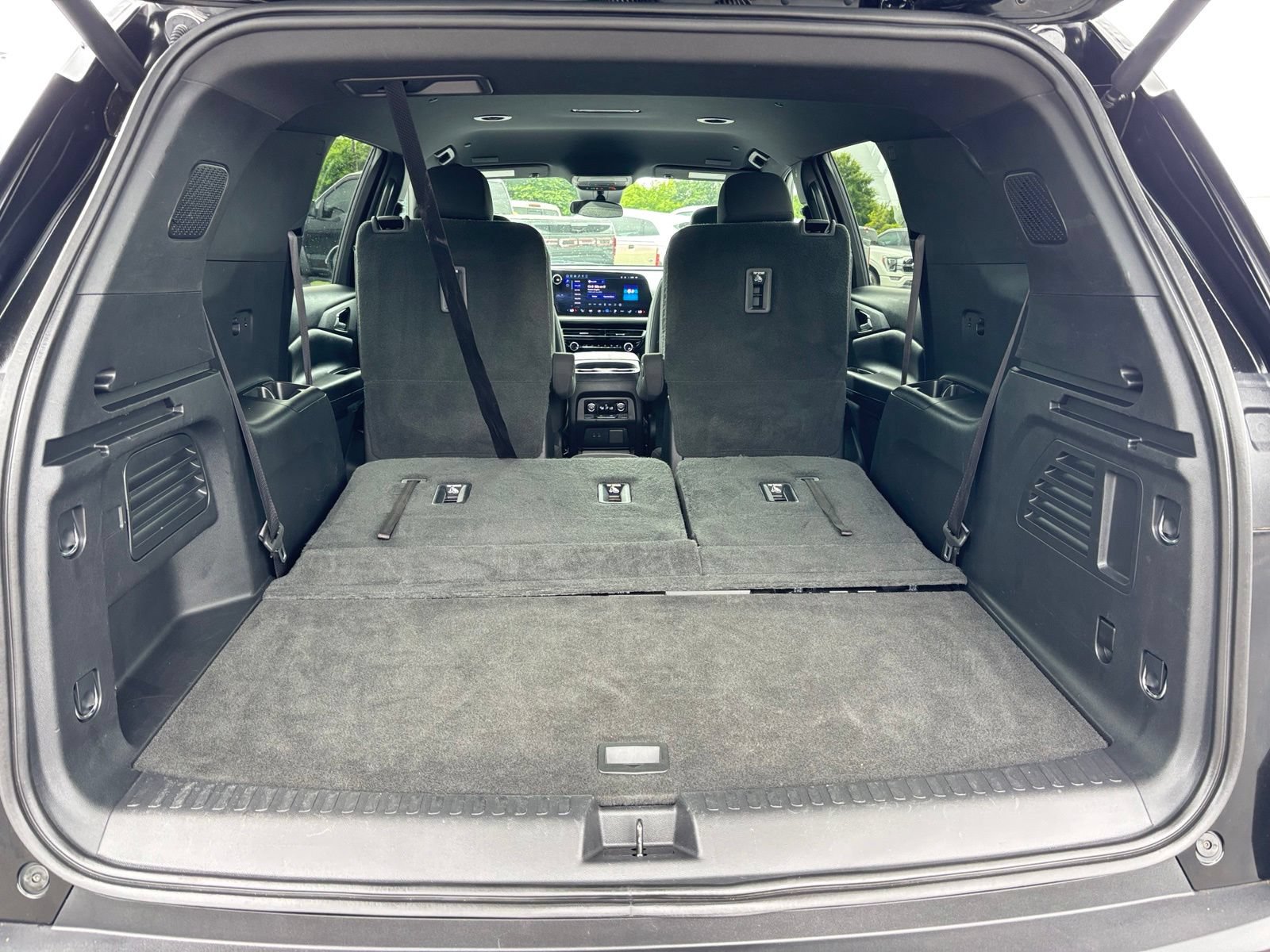 Used 2024 Chevrolet Traverse LT FWD image 19