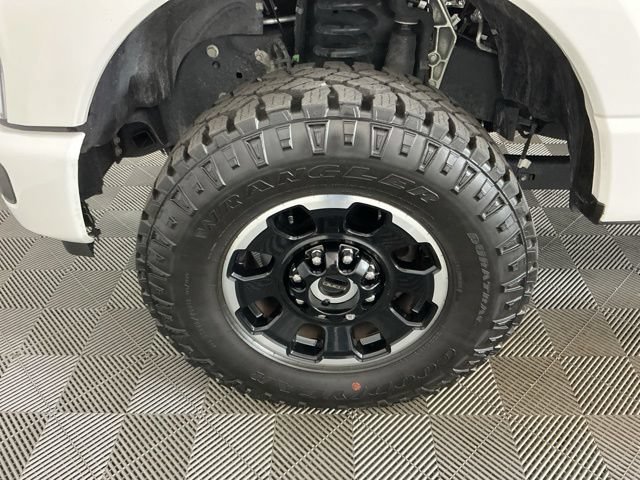 Certified 2025 Ford F350 Platinum w/ Tremor Off-Road Package AWD/4WD image 34