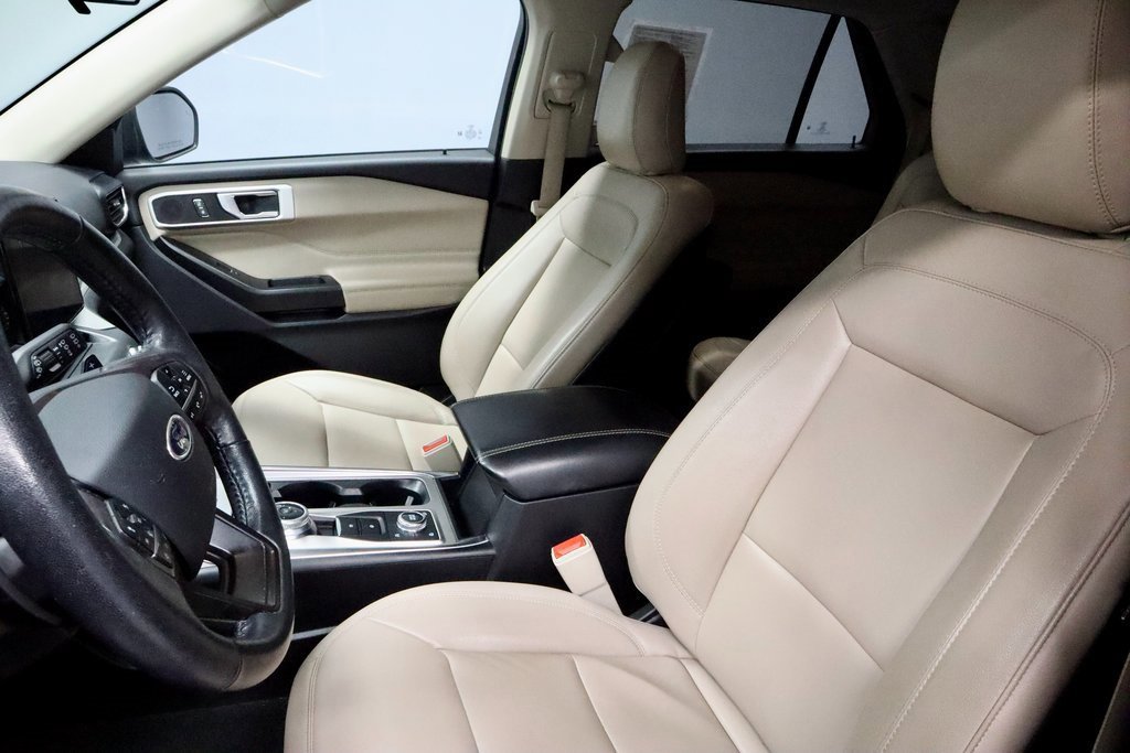 Certified 2020 Ford Explorer XLT w/ Equipment Group 202A image 26