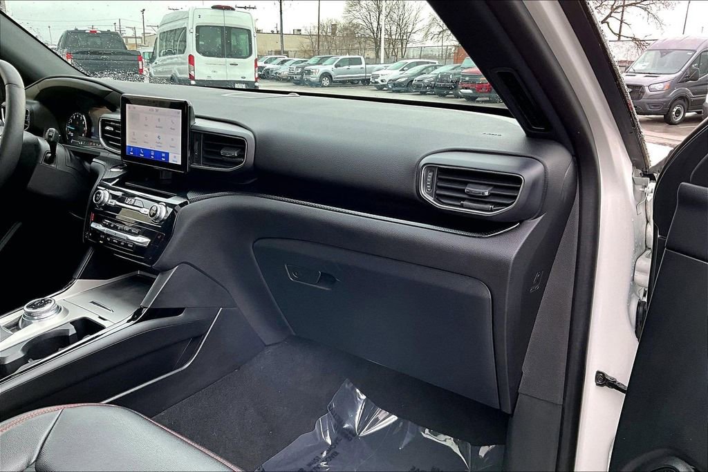 Certified 2022 Ford Explorer ST-Line w/ Class IV Trailer Tow Package image 15