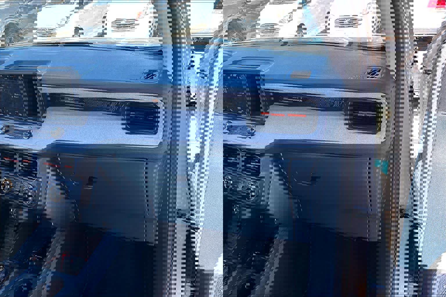 Certified 2024 Ford Maverick XLT image 17