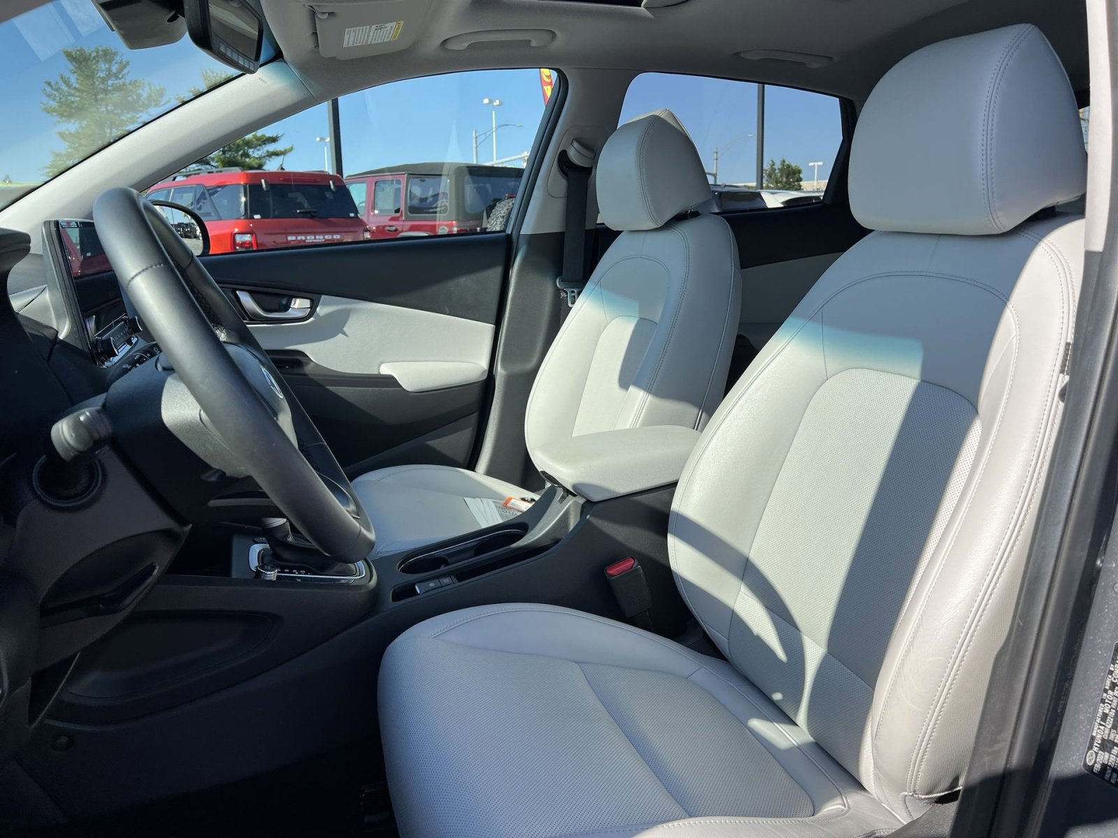 Used 2023 Hyundai Kona Limited AWD/4WD image 21