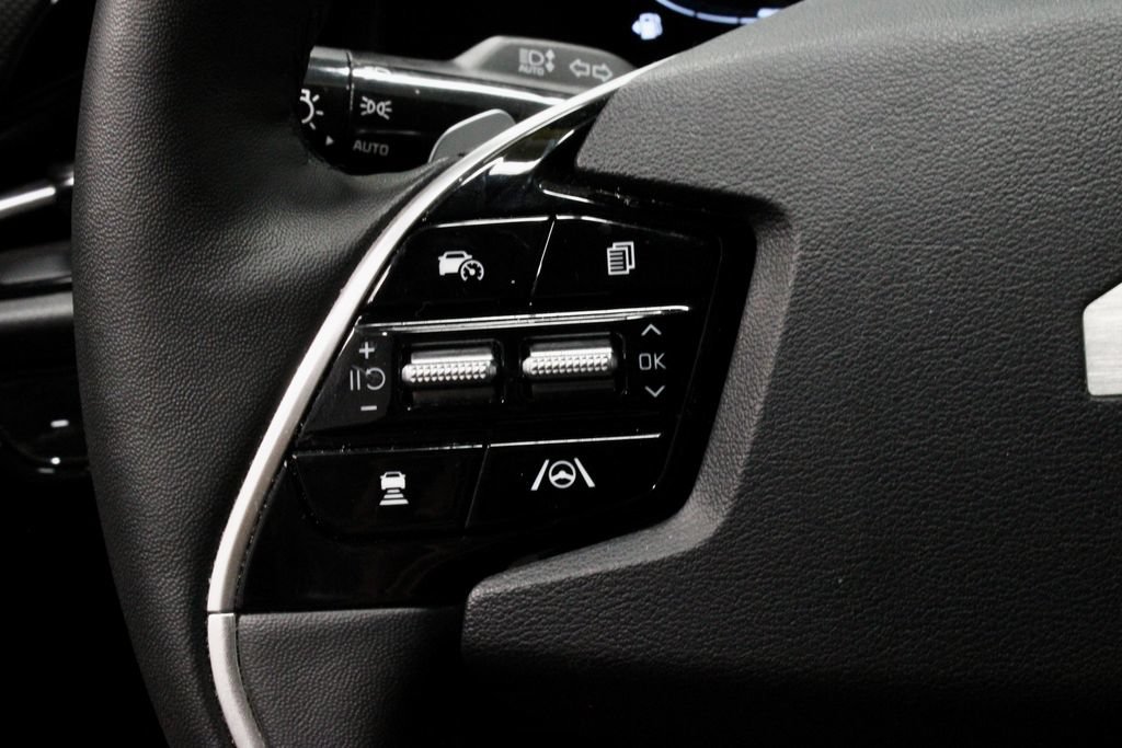 Used 2023 Kia Niro EX w/ EX Cold Weather Package FWD image 26
