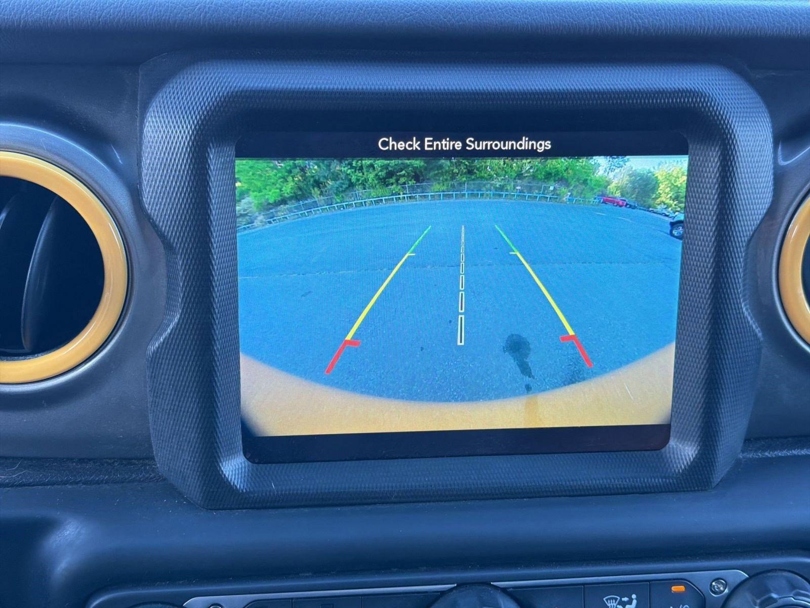 Used 2018 Jeep Wrangler Unlimited Sahara AWD/4WD image 24