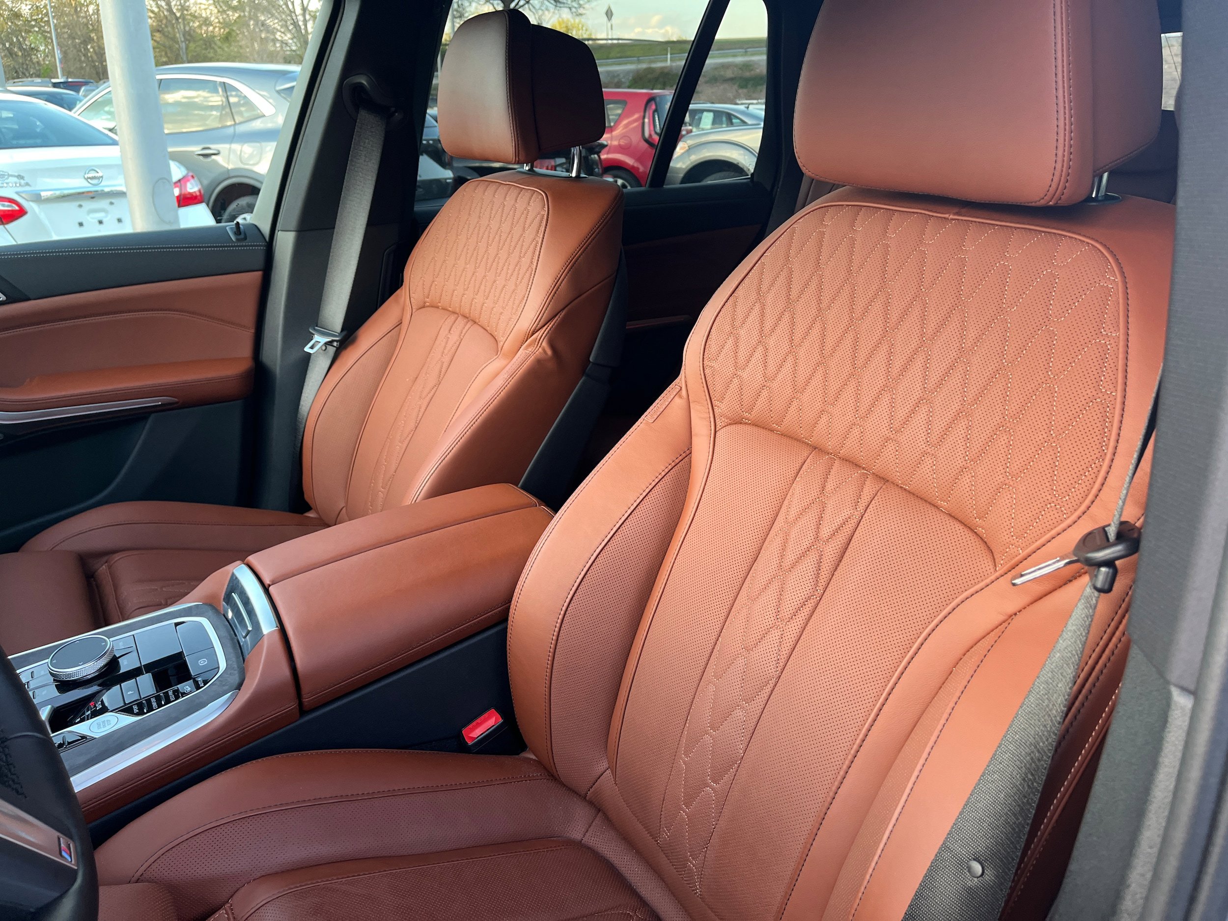 Used 2024 BMW X5 xDrive40i w/ M Sport Package AWD/4WD image 9
