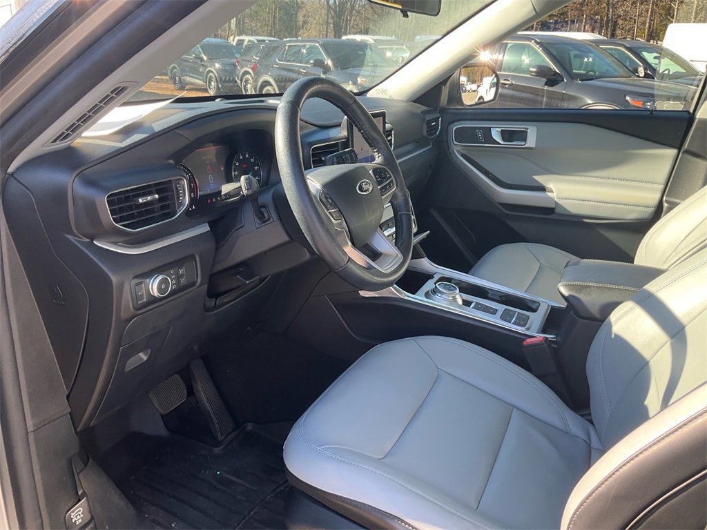 Certified 2021 Ford Explorer XLT w/ Equipment Group 202A image 15