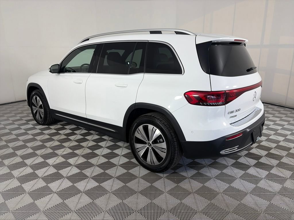 Used 2023 Mercedes-Benz EQB 300 4MATIC image 3
