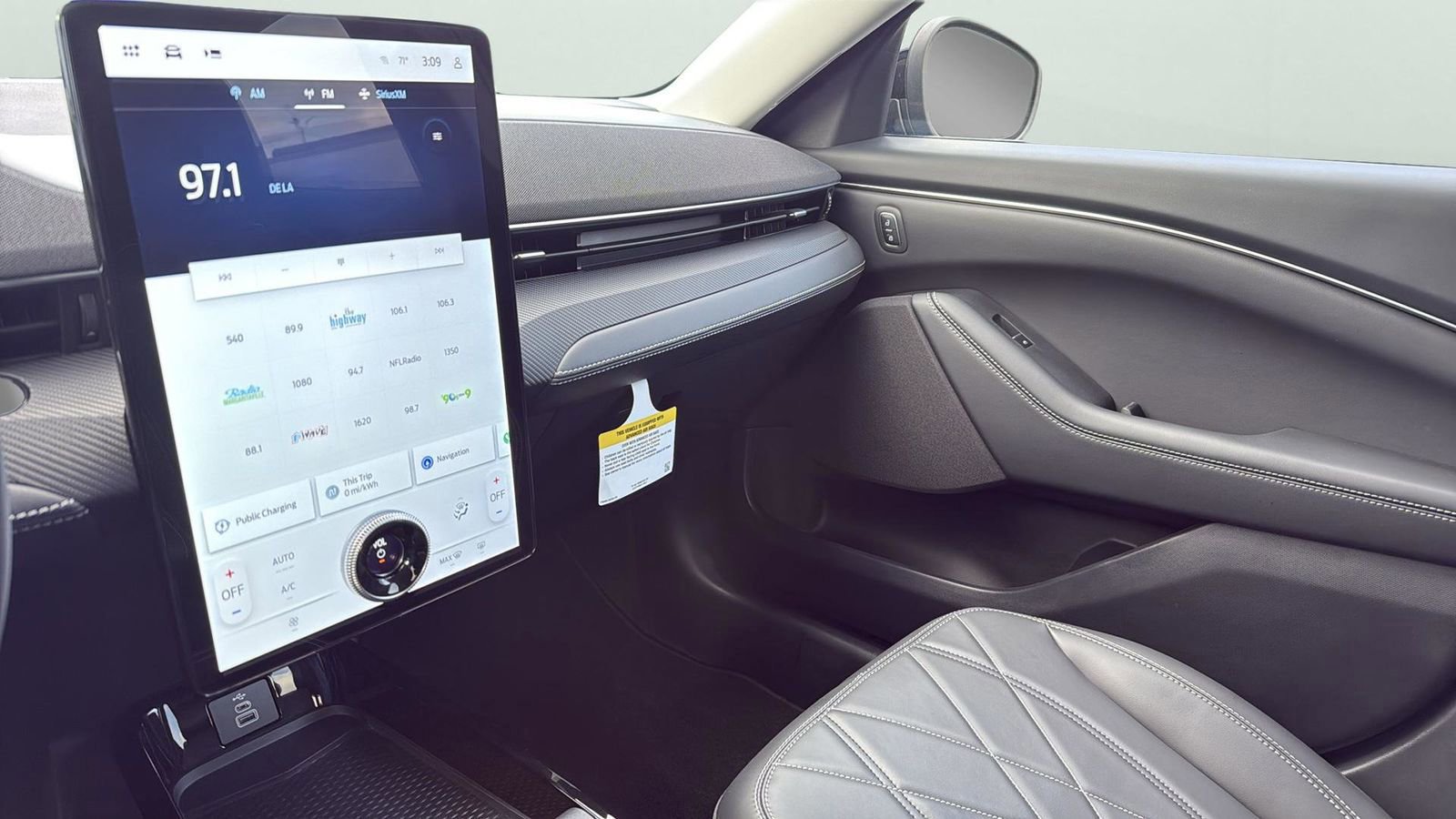 Certified 2025 Ford Mustang Mach-E Select image 20