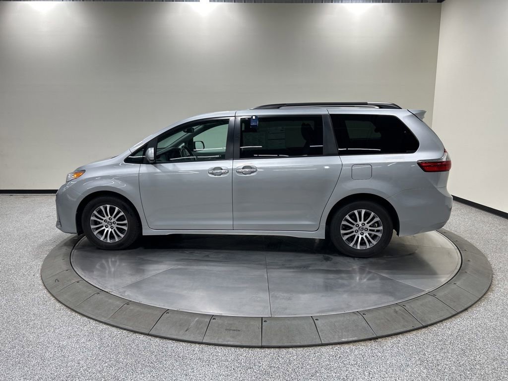 Used 2020 Toyota Sienna XLE FWD image 10