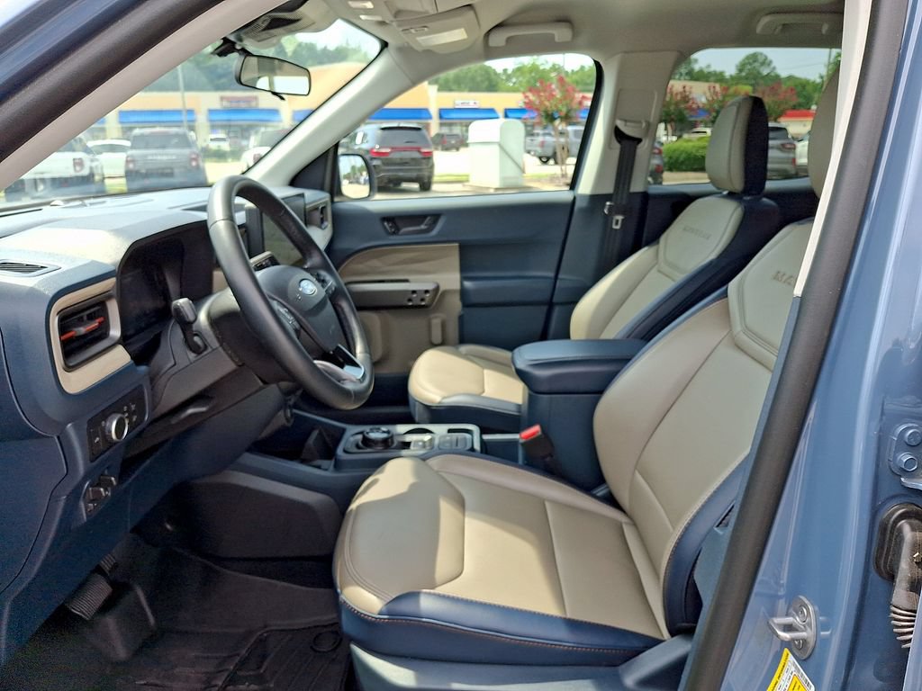 Certified 2025 Ford Maverick Lariat w/ 4K Tow Package AWD/4WD image 13