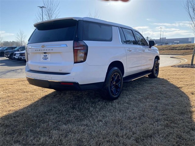 Used 2023 Chevrolet Suburban LT image 3