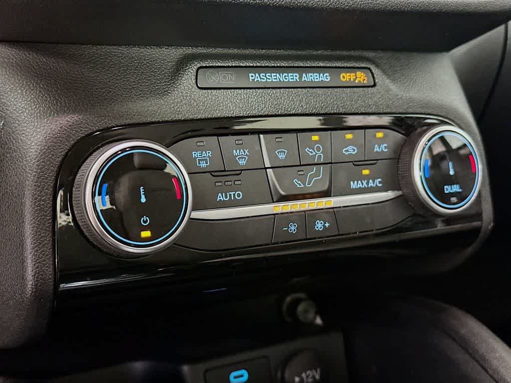 Certified 2022 Ford Escape SE w/ SE Sport Appearance Package FWD image 18